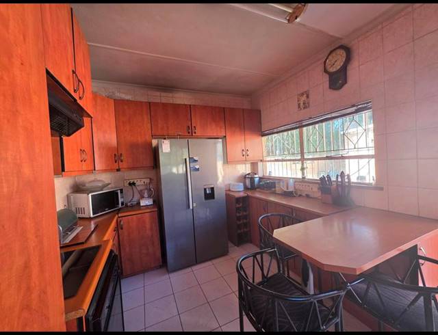 4 BEDROOM HOUSE FOR SALE IN BOKSBURG SOUTH
